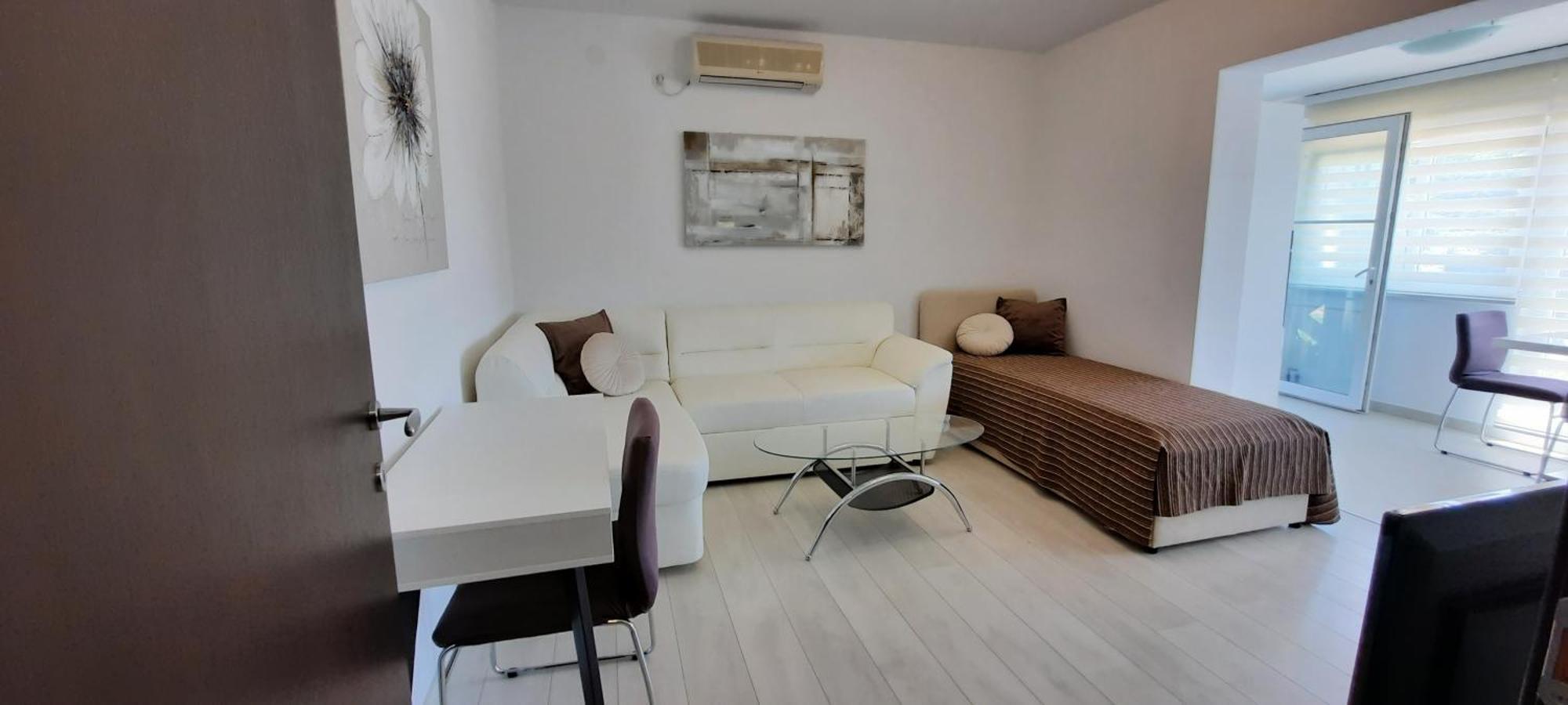 Apartments Myrjam Башка Екстер'єр фото
